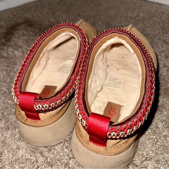 UGG Women's Tan Slippers with Red Trim - Picture 3 of 4